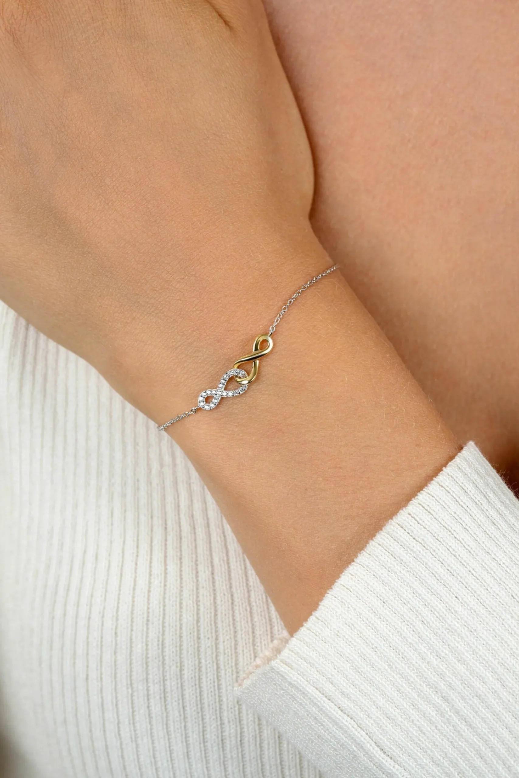 ZINZI zilveren fantasie armband met aan elkaar verbonden Infinity tekens 17-19cm ZIA2649