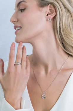 ZINZI zilveren hanger 15 mm, symboliseert verbondenheid, witte zirconia's ZIH2119S (zonder collier)