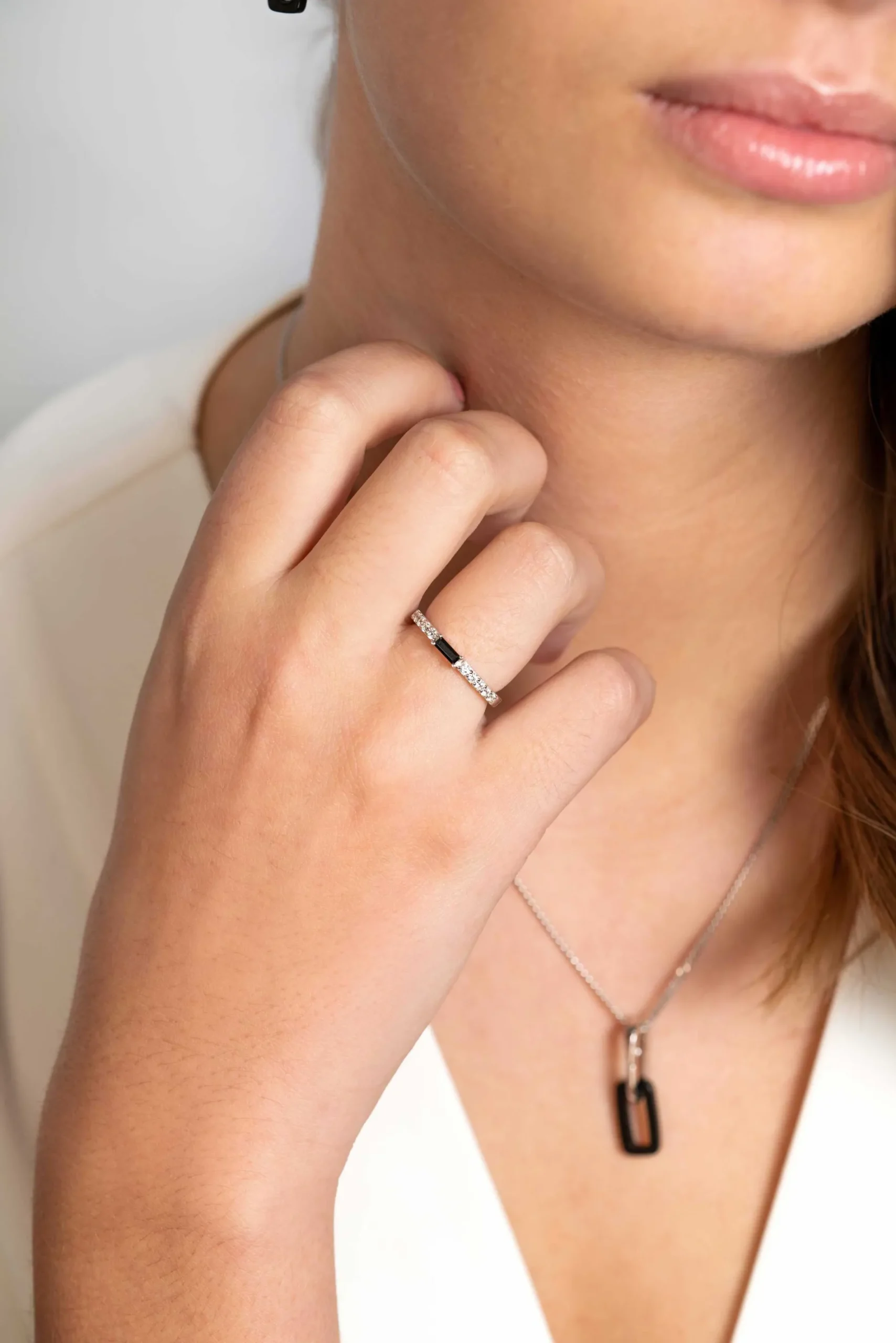 ZINZI zilveren luxe aanschuifring baguette geslepen zwarte zirconia ZIR2133Z