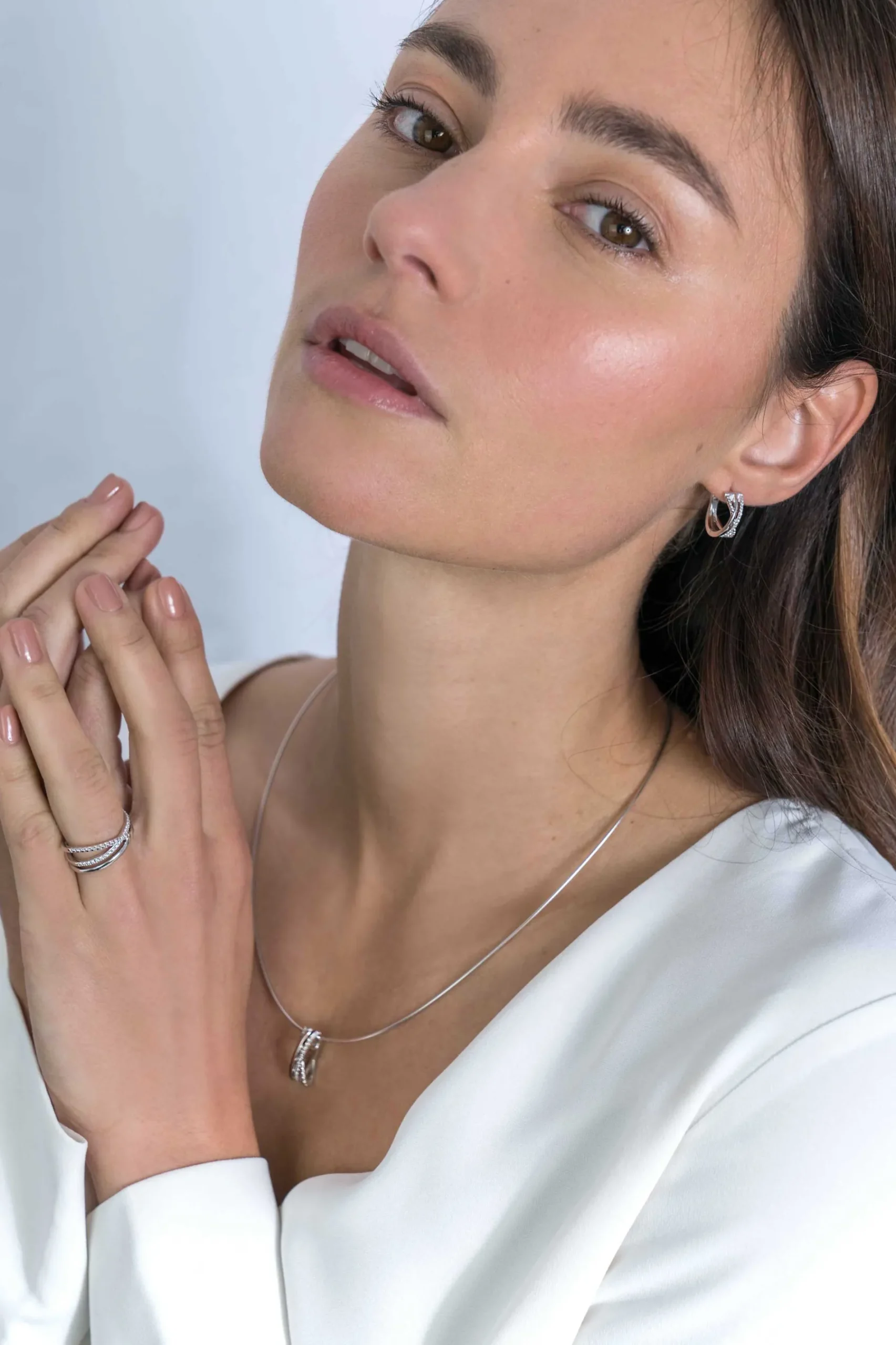 ZINZI zilveren luxe cross-over hanger 18mm bolletjes glad witte zirconia's ZIH2141 (zonder collier)