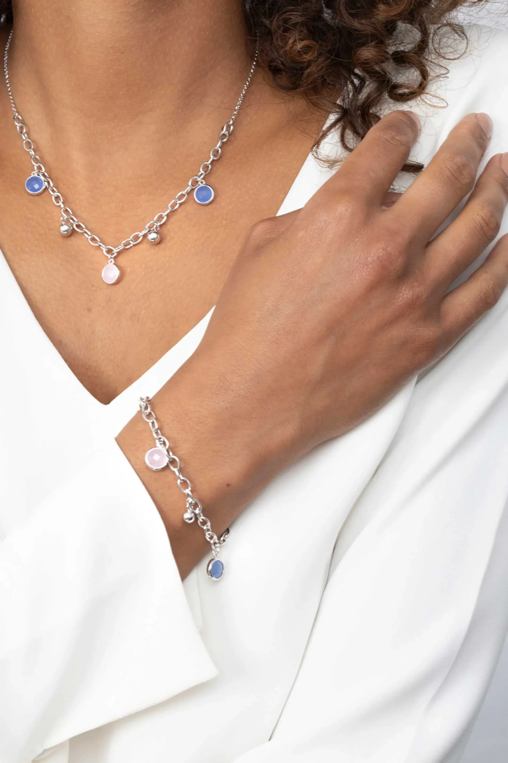 ZINZI zilveren luxe jasseron ketting 45cm met bolletjes en bedels rond in roze en blauw ZIC2005