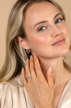 ZINZI zilveren multi-look ring (9mm breed) met 3 rijen, bezet met blauwe kleurstenen en witte zirconia's ZIR2646B