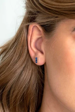 ZINZI zilveren oorknoppen 8mm staafje chaton gezet donkerblauw ZIO2127B