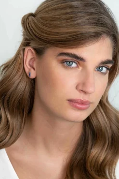 ZINZI zilveren oorknoppen 8mm staafje chaton gezet donkerblauw ZIO2127B