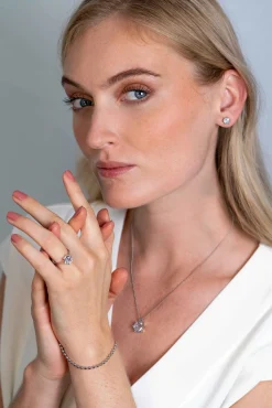 ZINZI zilveren oorknoppen zeshoek met witte zirconia 7mm ZIO2259
