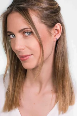 ZINZI zilveren oorknoppen staafje blauw 8mm ZIO1689B