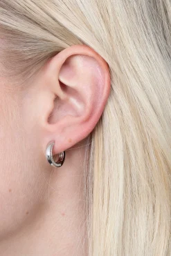 ZINZI zilveren oorringen 15 x 3mm witte zirconia's aan zijkant met luxe klapsluiting ZIO1513