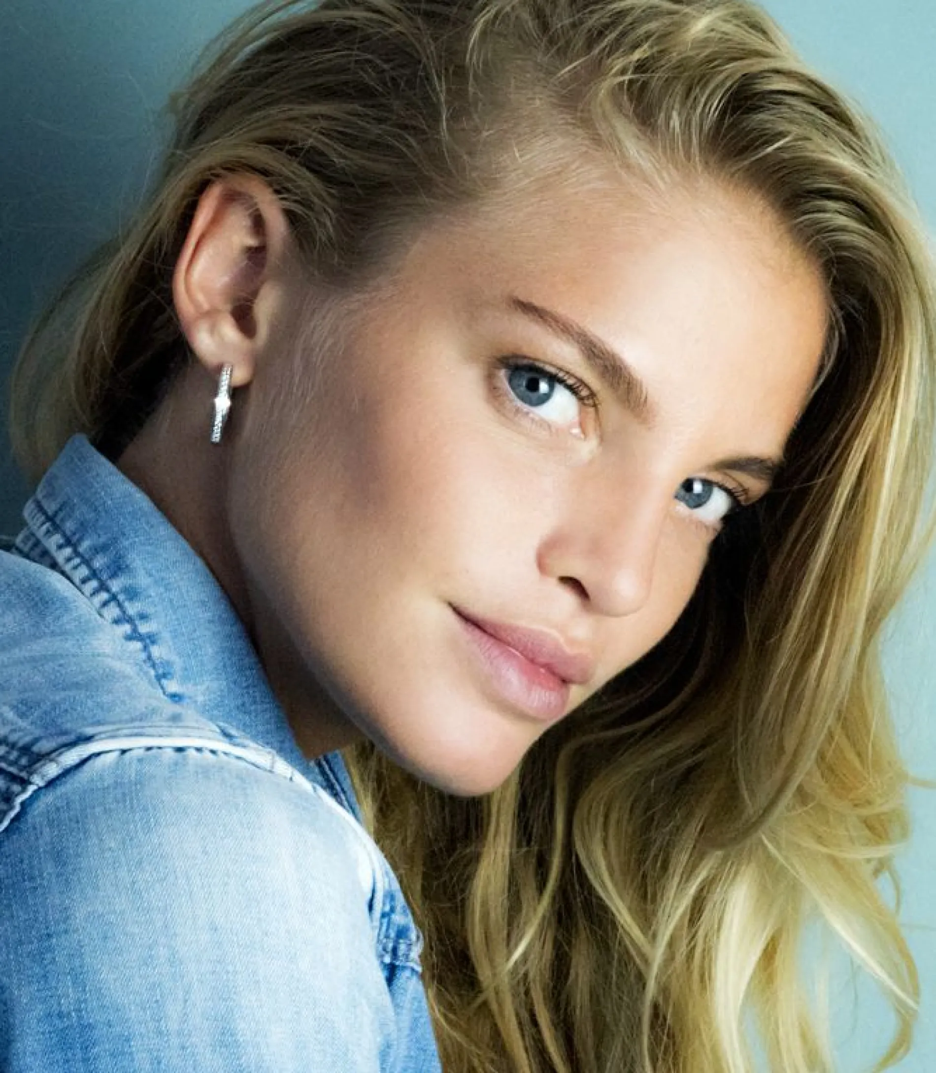 Zinzi zilveren oorringen 24 x 3mm witte zirconia's met luxe klapsluiting ZIO192Z
