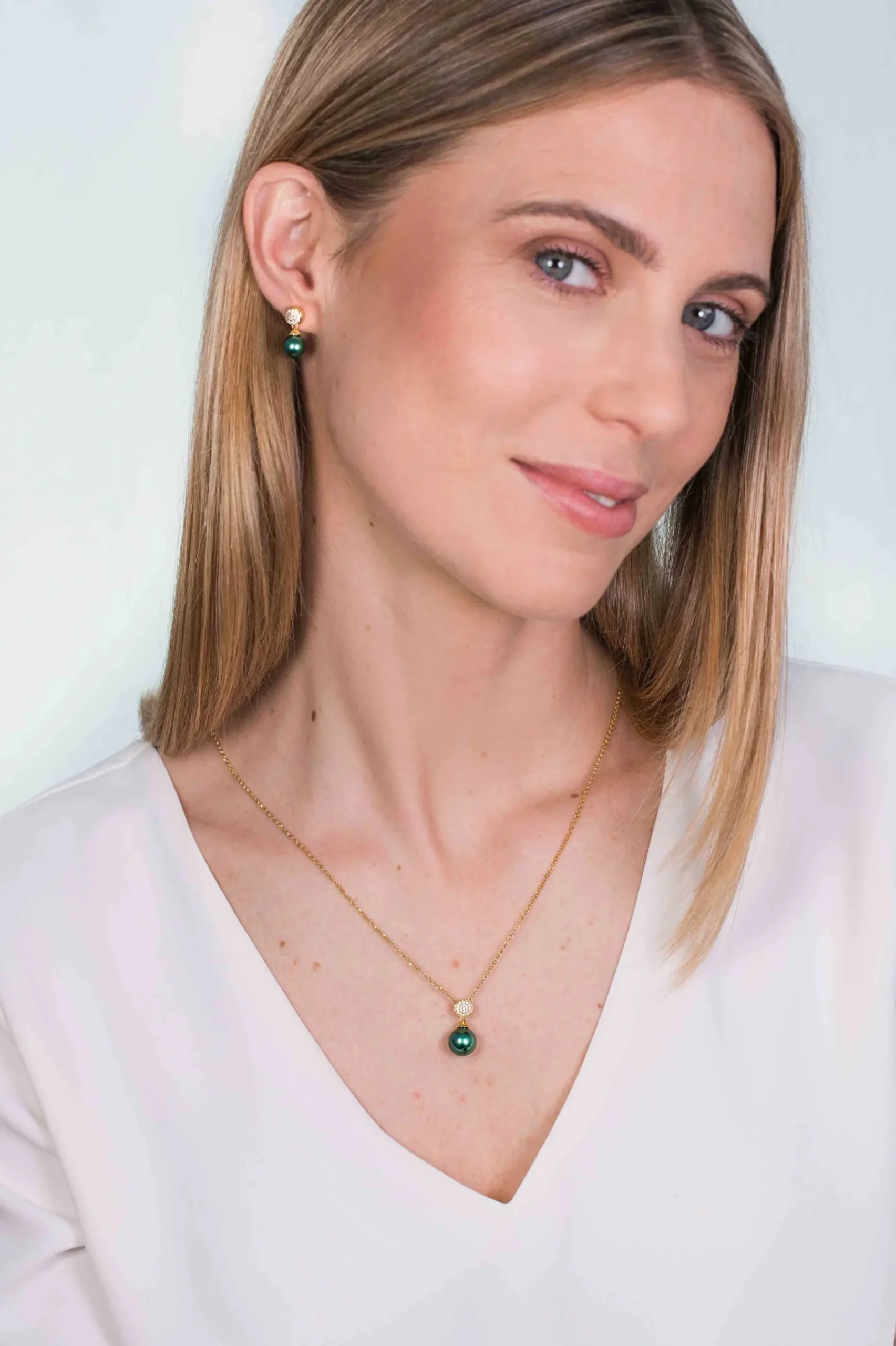 ZINZI zilveren parelhanger geelverguld 18mm witte zirconia's groene parel ZIH1151GG (zonder collier)