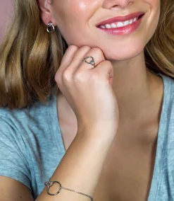 ZINZI zilveren ring 2 ronde vormen in elkaar ZIR1278