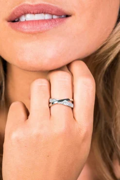 ZINZI zilveren ring cross over wit 7mm ZIR1604