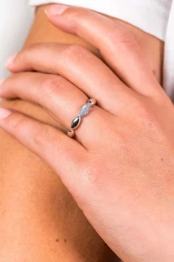 ZINZI zilveren ring druppelvorm wit 4mm ZIR1675