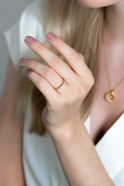 ZINZI zilveren ring extra 14K geel verguld gedraaid design 2mm ZIR2247