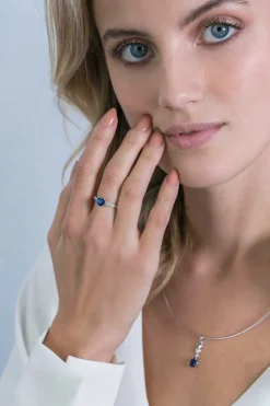 ZINZI zilveren ring hart saffierblauw en witte zirconia's ZIR2134B