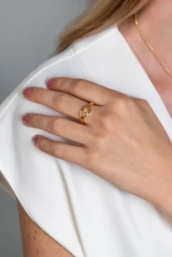 ZINZI zilveren ring in 14K geelverguld, twee ronde vormen met elkaar verbonden wit ZIR2266Y