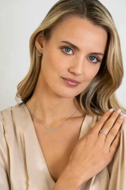 ZINZI zilveren ring met drie trendy ovale schakels, schitterend bezet met witte zirconia's ZIR2398