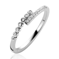 ZINZI zilveren ring (4mm breed) slagmodel bezet met witte zirkonia’s ZIR2729