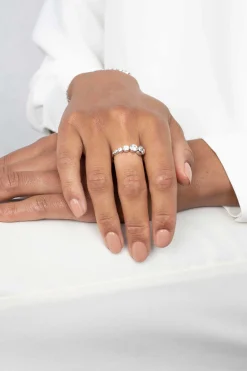 ZINZI zilveren ring rond wit ZIR2053