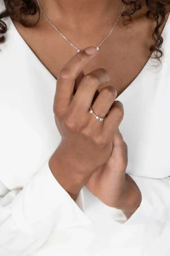 ZINZI zilveren ring rond vierkant driehoek wit ZIR2043