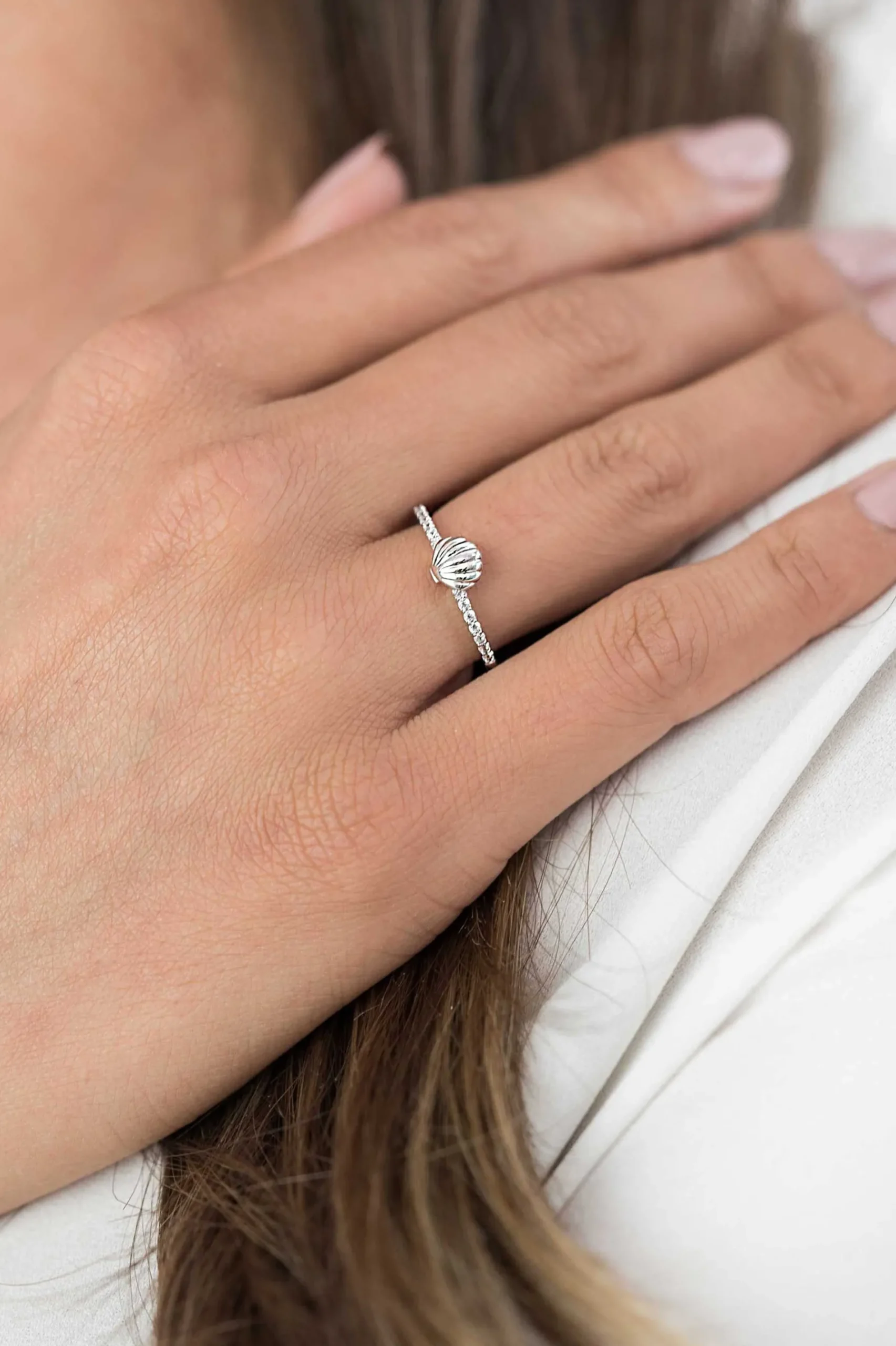 ZINZI zilveren ring schelp wit ZIR1885