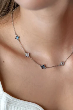 ZINZI zilveren schakel ketting met twee zilveren en drie blauwe klavers 40-45cm ZIC2582