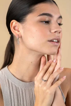 ZINZI zilveren schakelring met trendy ovale schakels, schitterend bezet met witte zirconia's 4mm breed ZIR2552