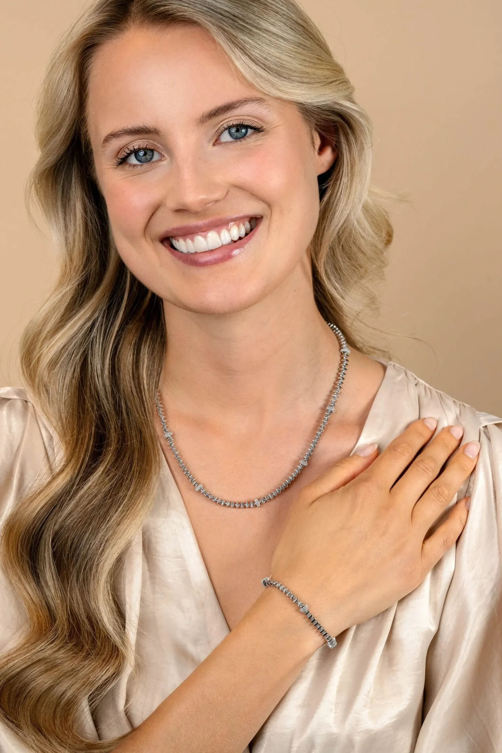 ZINZI zilveren vierkante schakel armband 6mm breed afwisselend bezet met witte zirkonia's 19cm ZIA2678