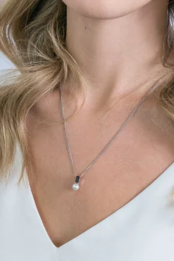 ZINZI zilveren witte parelhanger met zwarte baquette geslepen zirconia ZIH2135Z (zonder collier)